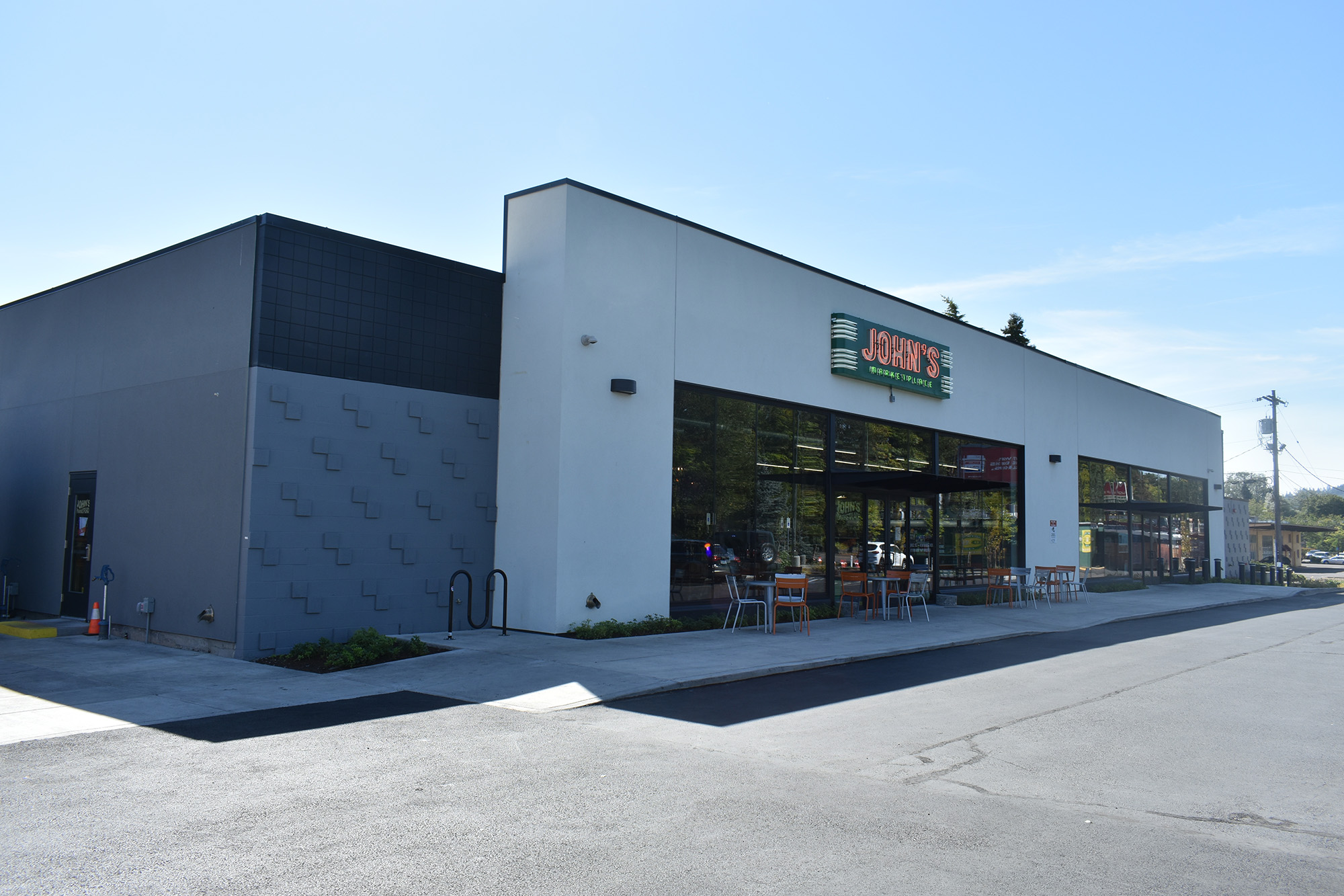 John's Market & Food Trucks at 34th and Powell