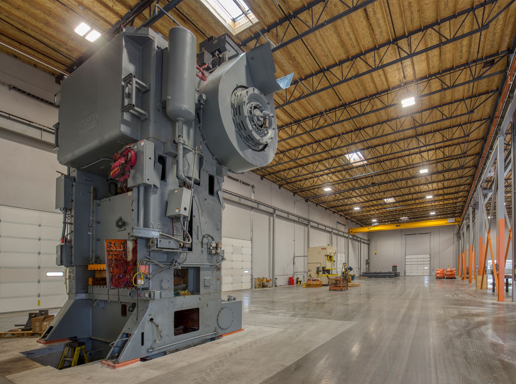 Conveyco equipment inside the warehouse photo