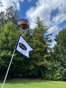 Edgefield golf flag on pub course
